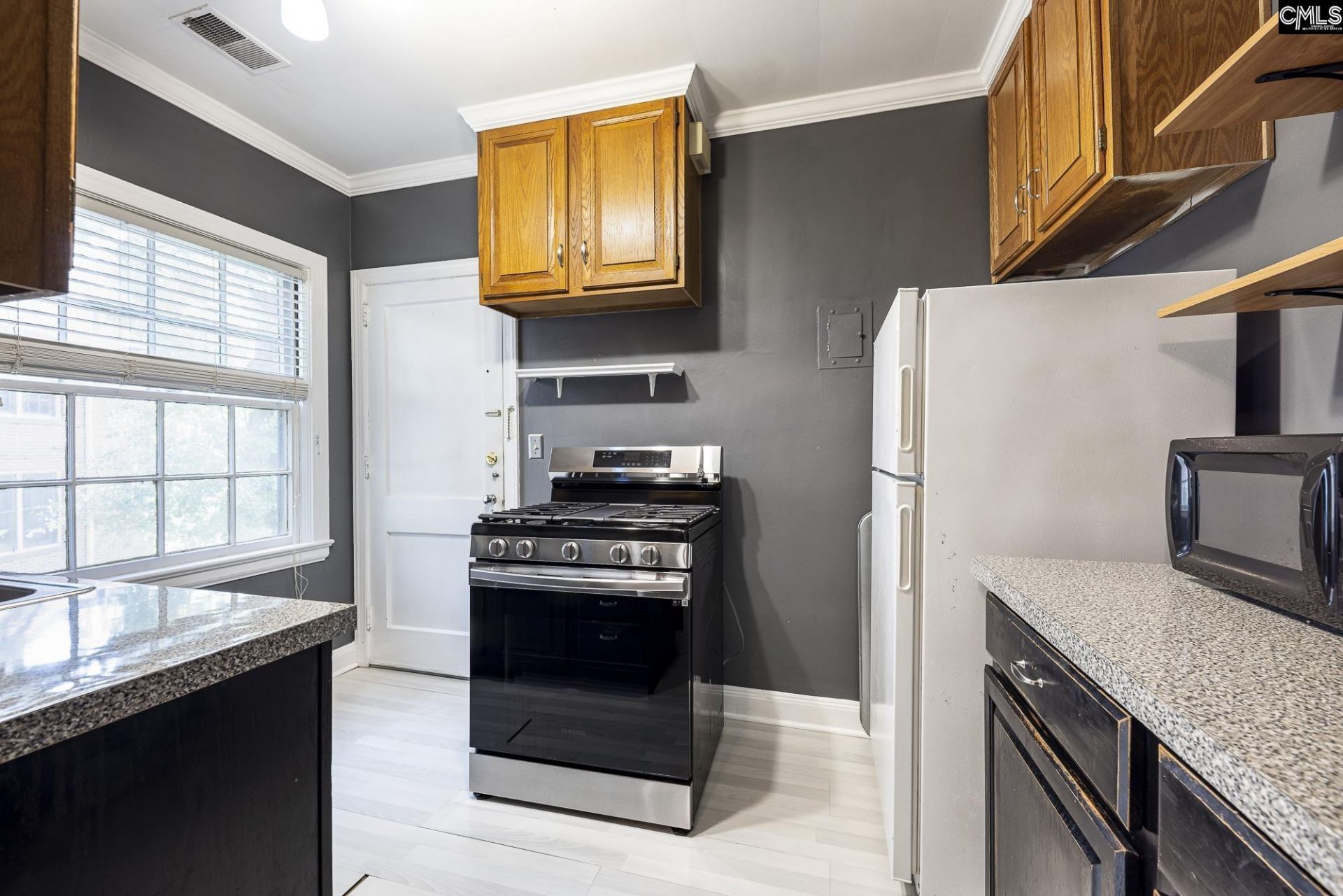 4103 Devine Street Photo 6