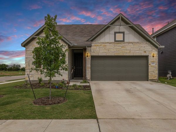 142 Prairie Falls DR , Hutto, TX 78634