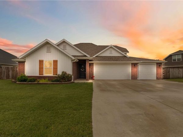 642 Mary Katherine Street, Prairie Grove, AR 72753