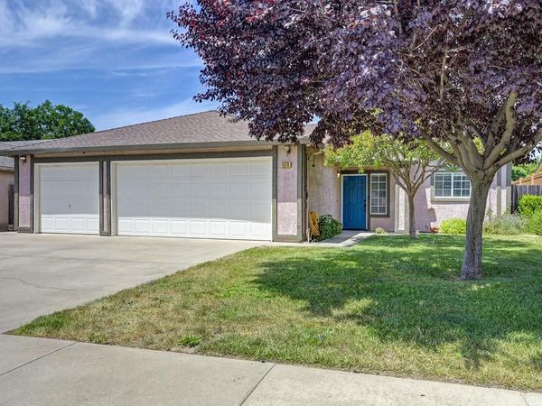 1578 E J, Oakdale, CA 95361