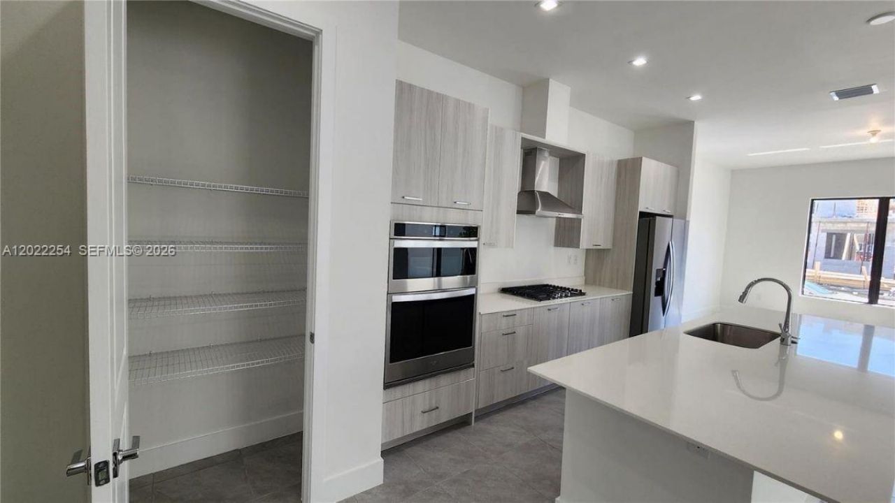 8119 NW 42nd St , Unit 8119, Doral, FL 33166 Photo