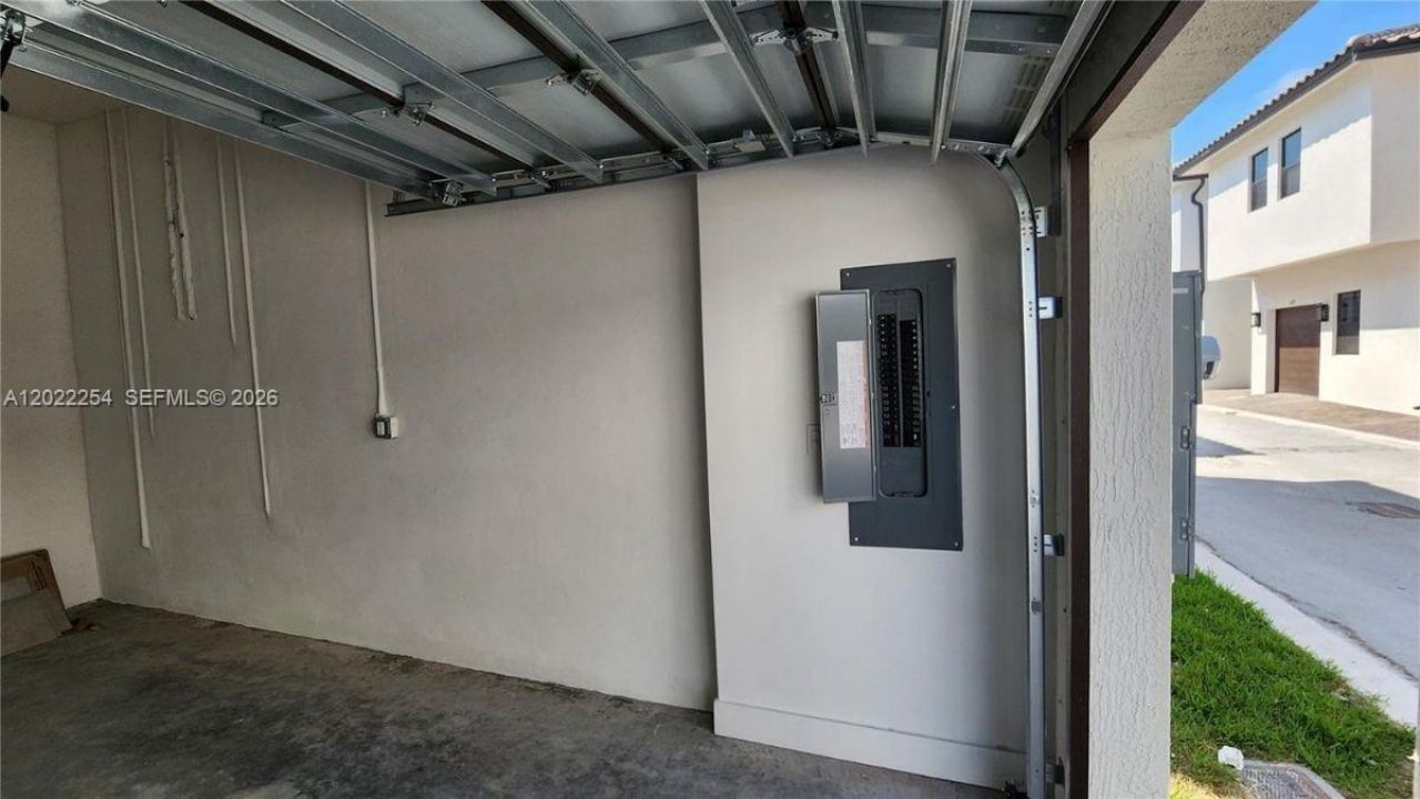 8119 NW 42nd St , Unit 8119, Doral, FL 33166 Photo