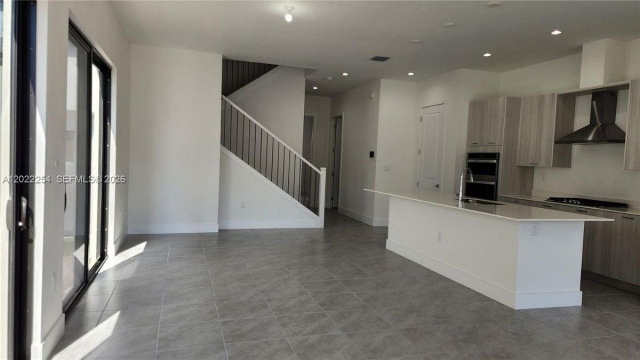 8119 NW 42nd St , Unit 8119, Doral, FL 33166 Photo