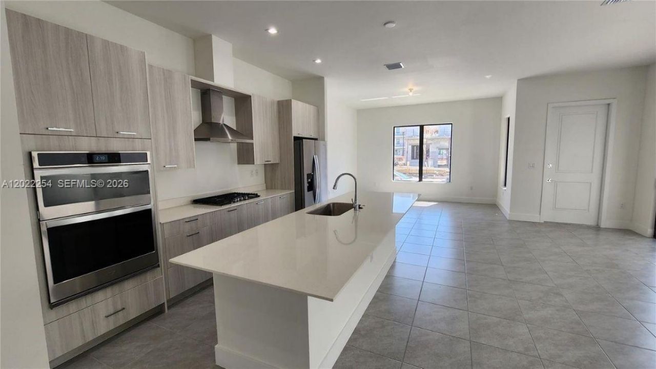 8119 NW 42nd St , Unit 8119, Doral, FL 33166 Photo