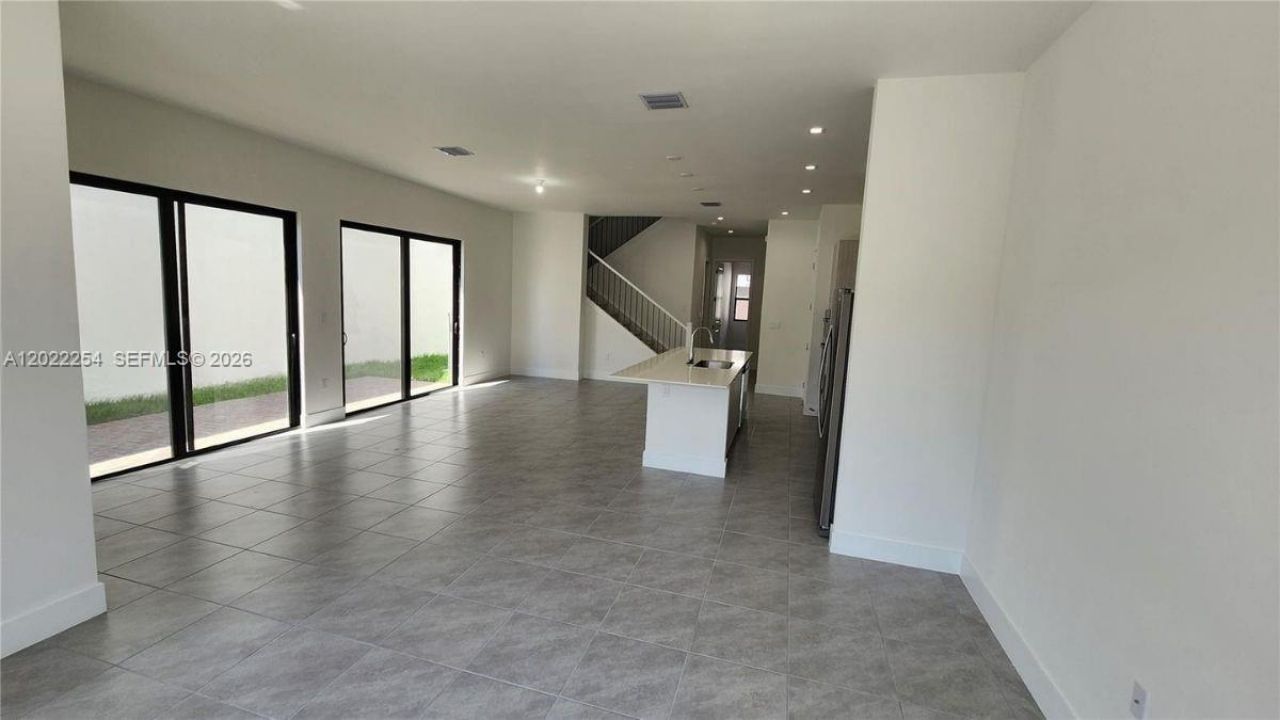 8119 NW 42nd St , Unit 8119, Doral, FL 33166 Photo