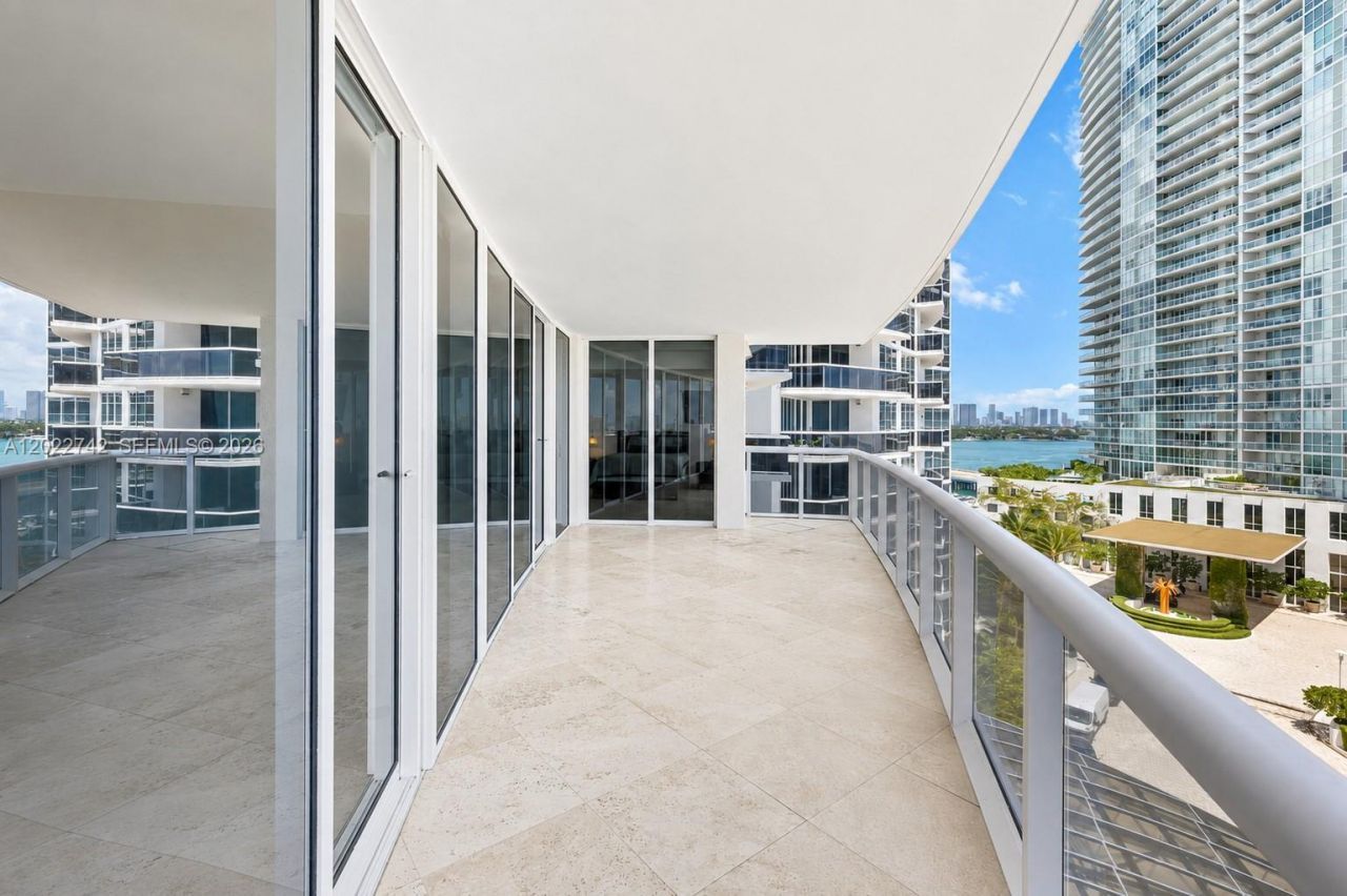 400 Alton Rd, Unit 907, Miami Beach, FL 33139 Photo