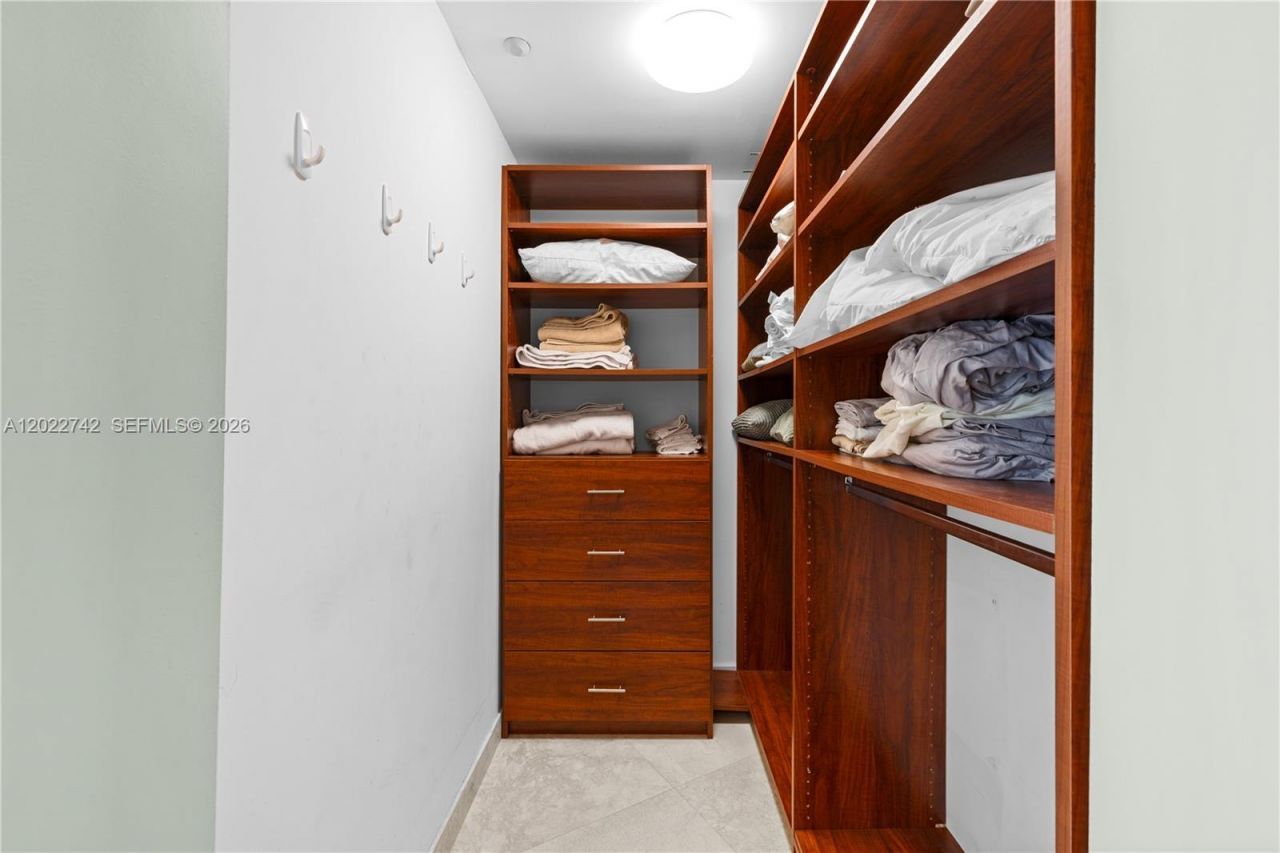 400 Alton Rd, Unit 907, Miami Beach, FL 33139 Photo