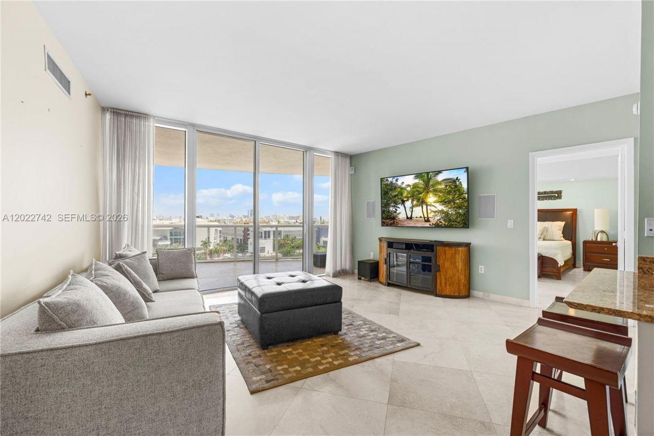 400 Alton Rd, Unit 907, Miami Beach, FL 33139 Photo