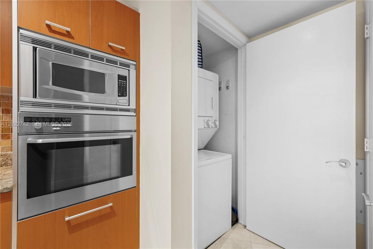400 Alton Rd, Unit 907, Miami Beach, FL 33139 Photo