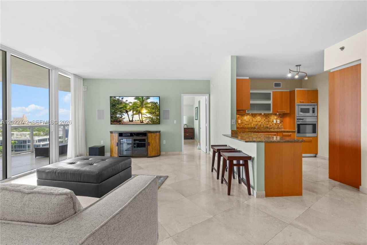 400 Alton Rd, Unit 907, Miami Beach, FL 33139 Photo