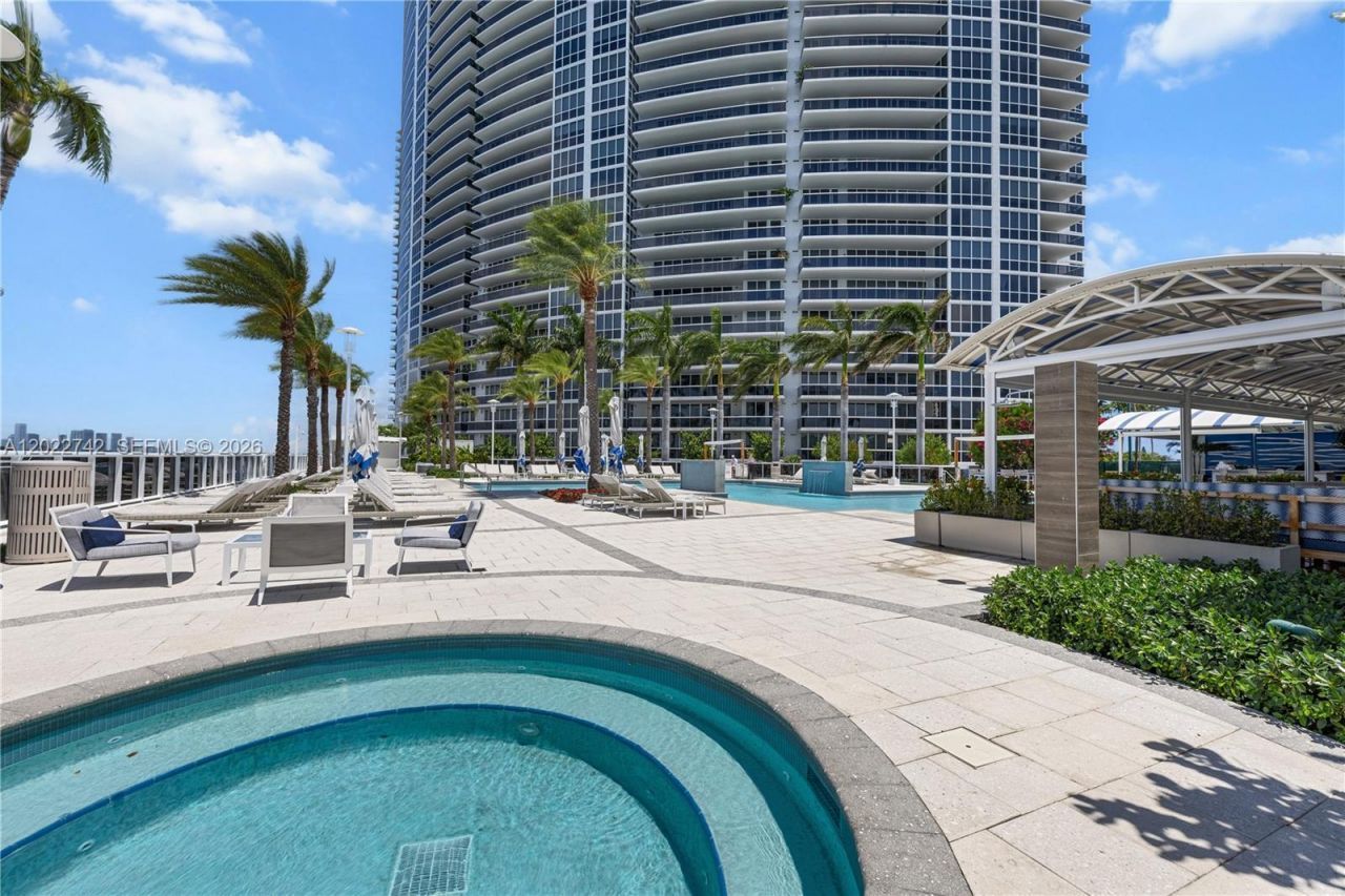 400 Alton Rd, Unit 907, Miami Beach, FL 33139 Photo