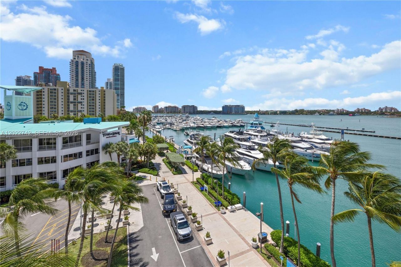 400 Alton Rd, Unit 907, Miami Beach, FL 33139 Photo