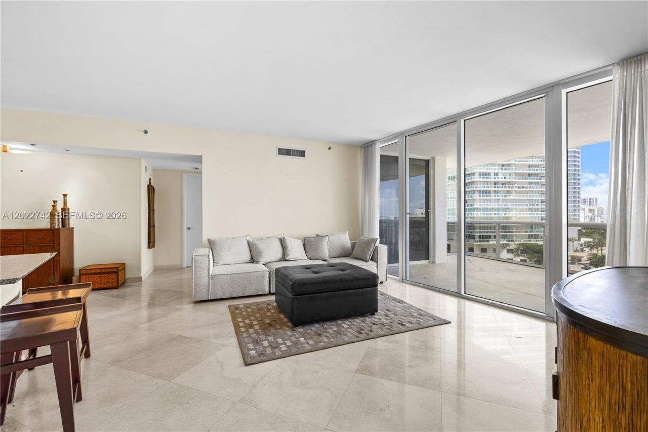 400 Alton Rd, Unit 907, Miami Beach, FL 33139 Photo
