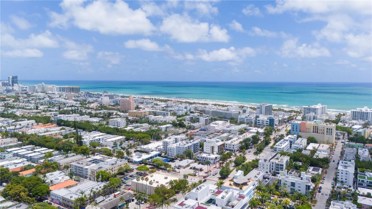 400 Alton Rd, Unit 907, Miami Beach, FL 33139 Photo