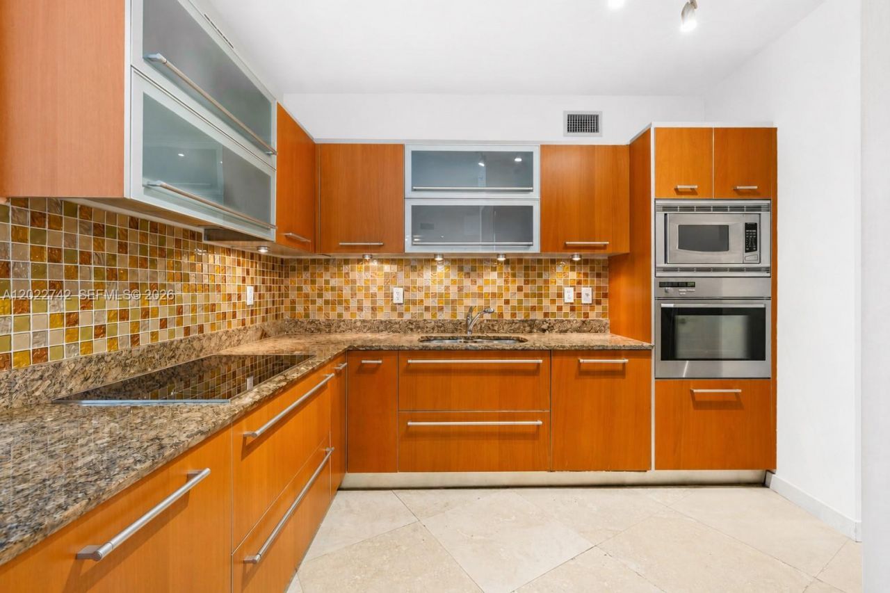 400 Alton Rd, Unit 907, Miami Beach, FL 33139 Photo