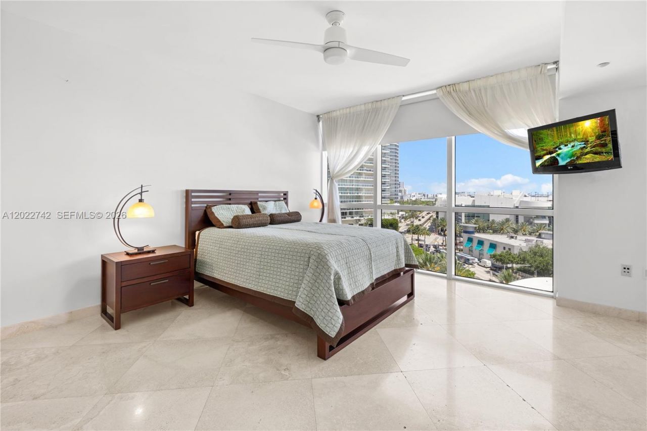 400 Alton Rd, Unit 907, Miami Beach, FL 33139 Photo