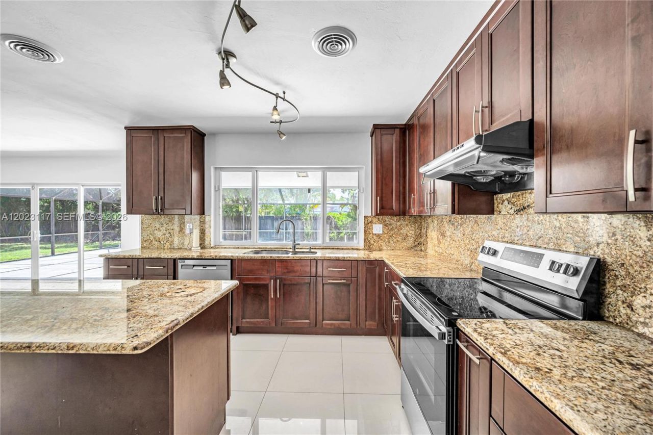 13100 SW 81st Ave, Pinecrest, FL 33156 Photo