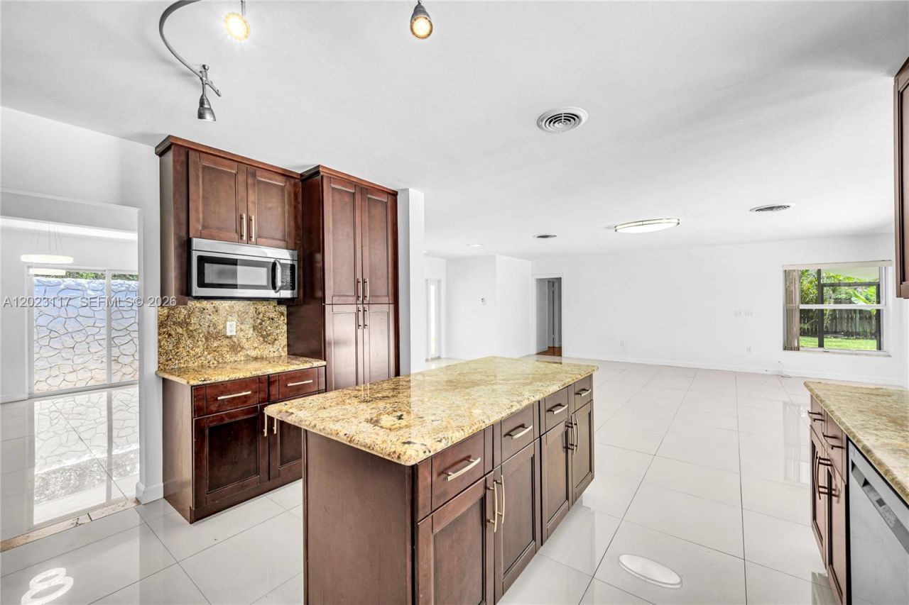 13100 SW 81st Ave, Pinecrest, FL 33156 Photo