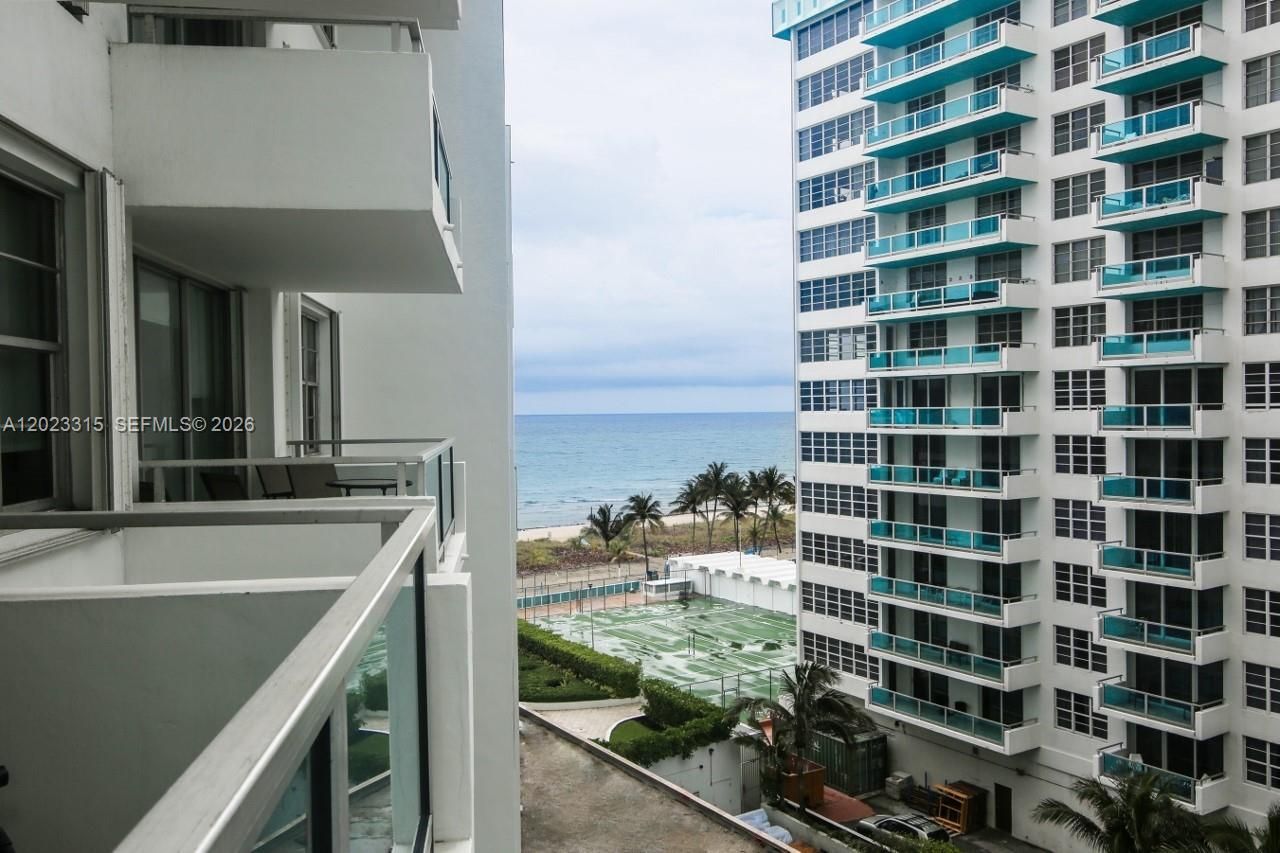 5151 Collins Ave , Unit 827, Miami Beach, FL 33140 Photo