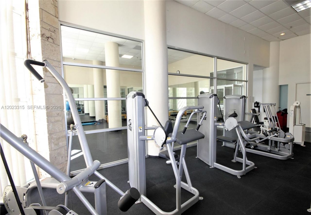 5151 Collins Ave , Unit 827, Miami Beach, FL 33140 Photo