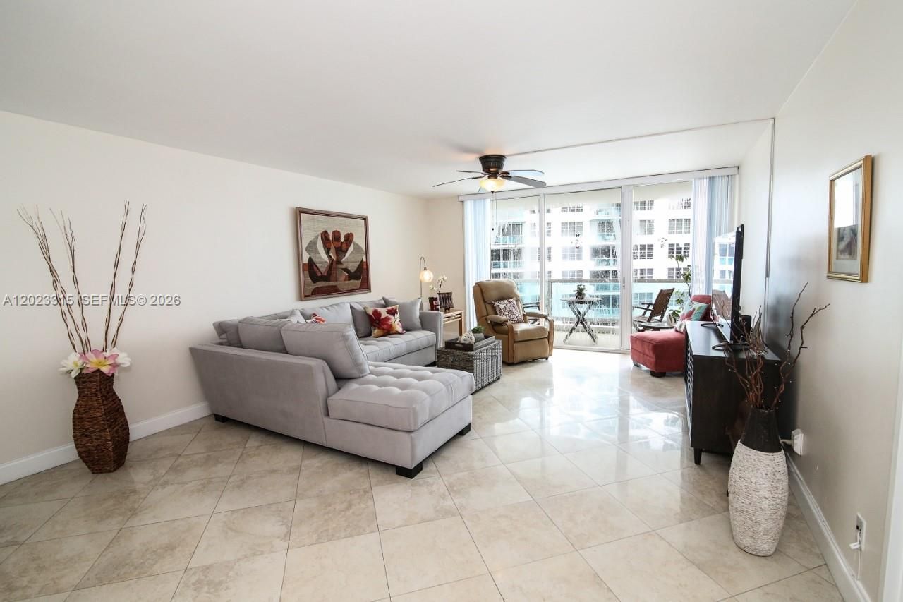 5151 Collins Ave , Unit 827, Miami Beach, FL 33140 Photo