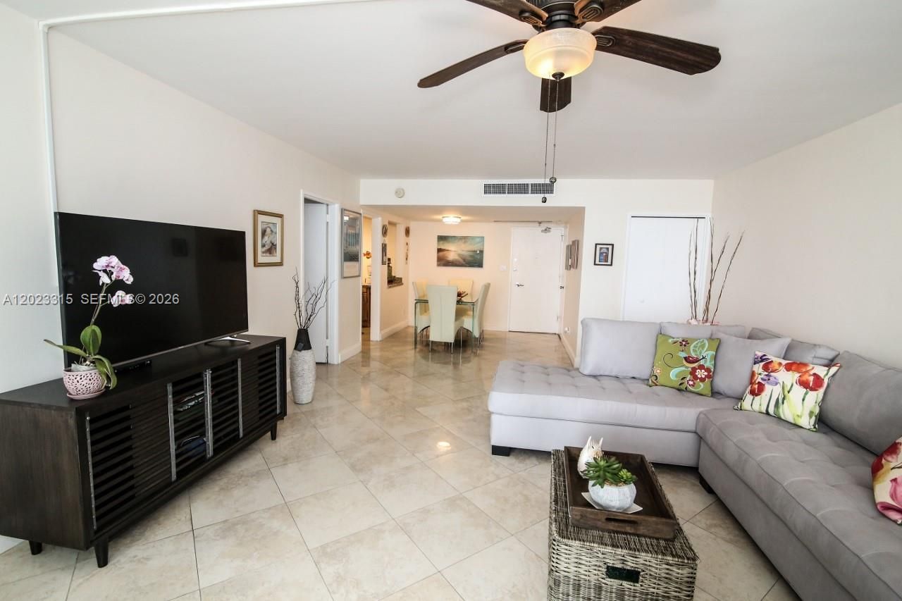 5151 Collins Ave , Unit 827, Miami Beach, FL 33140 Photo