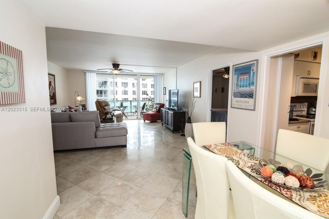 5151 Collins Ave , Unit 827, Miami Beach, FL 33140 Photo