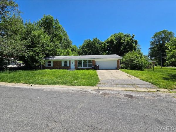 4 Hi Pointe Drive , Belleville, IL 62223