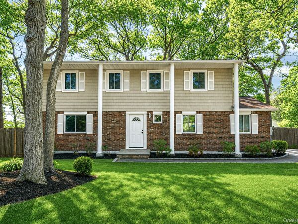 14 Basswood Lane , Farmingville, NY 11738