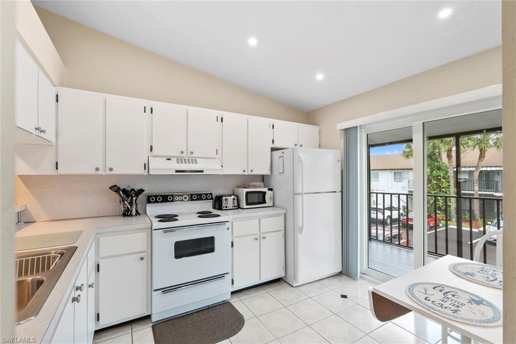3532 Antarctic Cir , Unit 2216, Naples, FL 34112 Photo