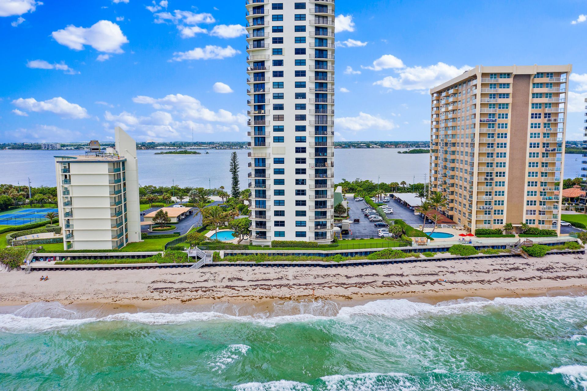 5420 N Ocean Drive, Unit 305, Singer Island, FL 33404 Photo