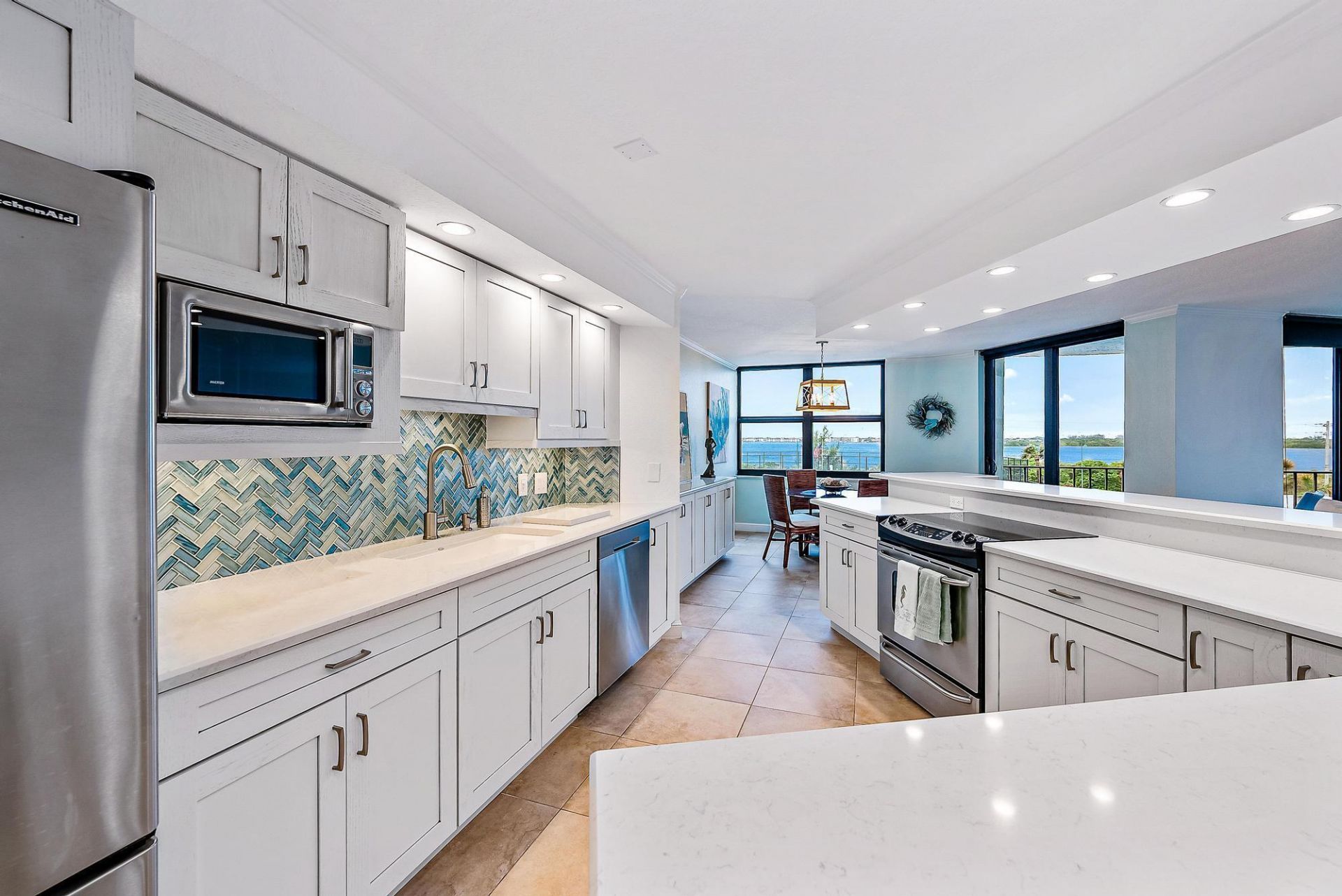 5420 N Ocean Drive, Unit 305, Singer Island, FL 33404 Photo