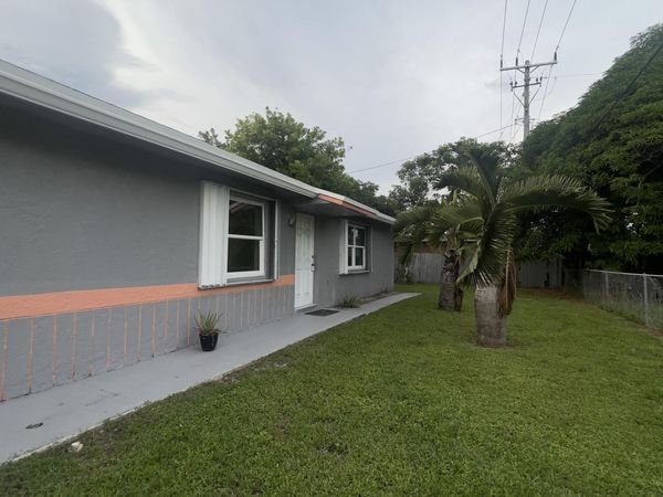 2691 NW 8th Street, Pompano Beach, FL 33069