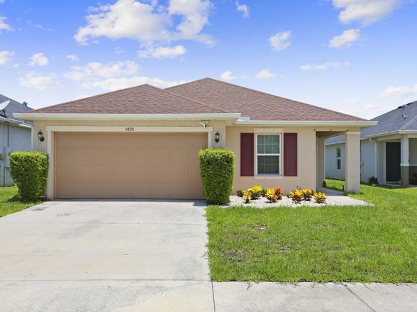 5870 NW Pine Trail Circle, Port St. Lucie, FL 34983