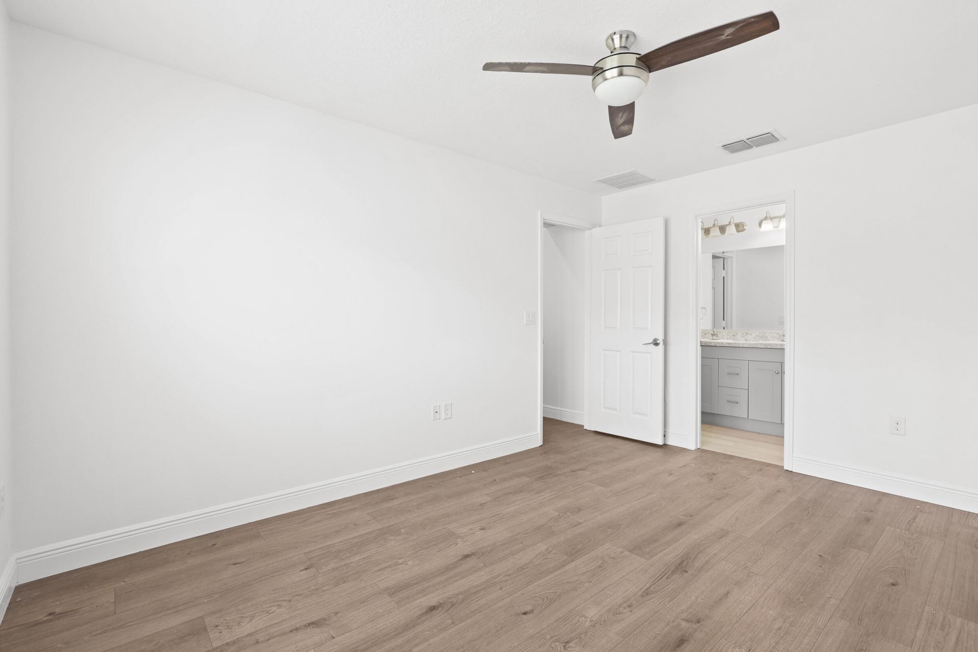 5870 NW Pine Trail Circle, Port Saint Lucie, FL 34983 Photo