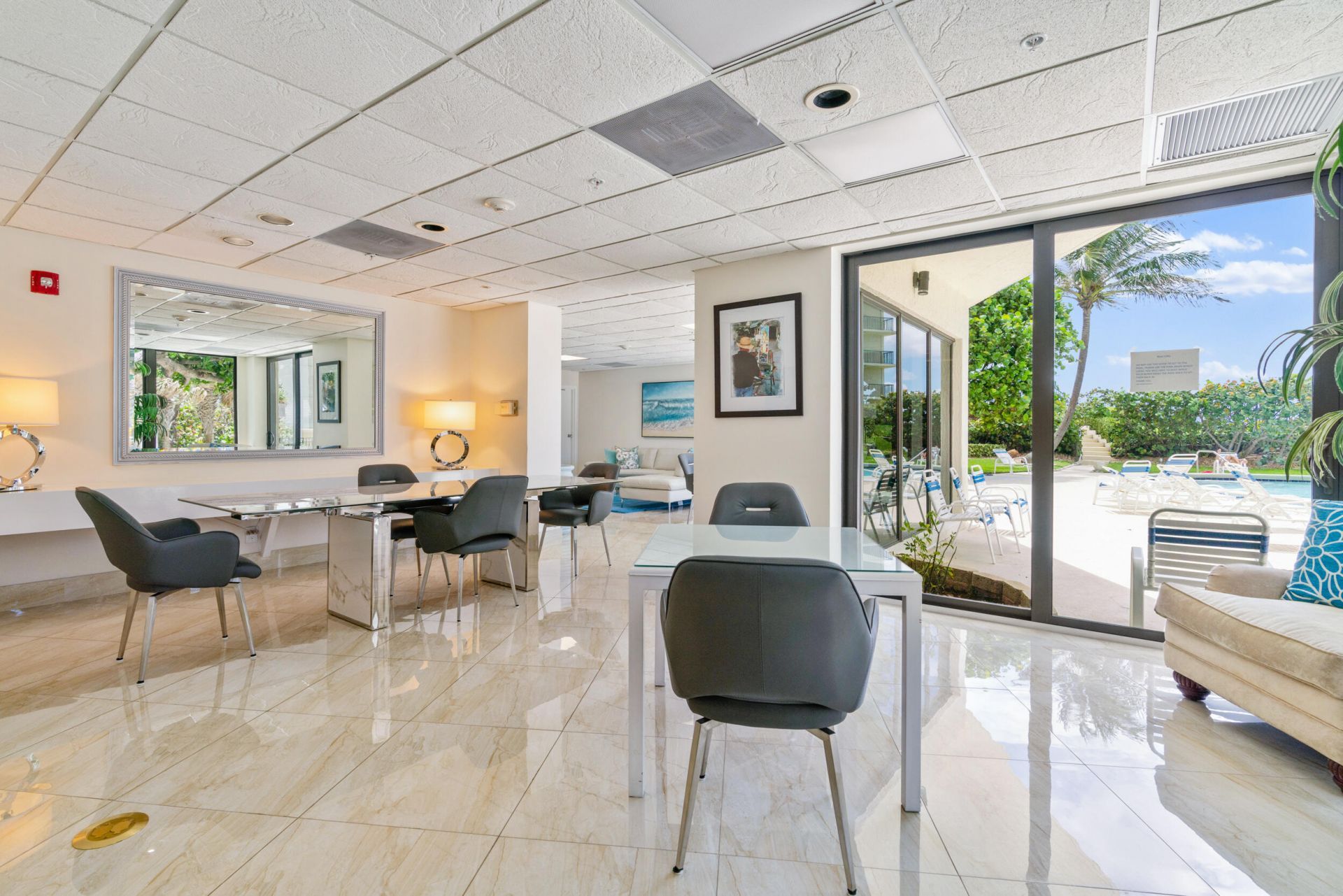 5420 N Ocean Drive, Unit 305, Singer Island, FL 33404 Photo