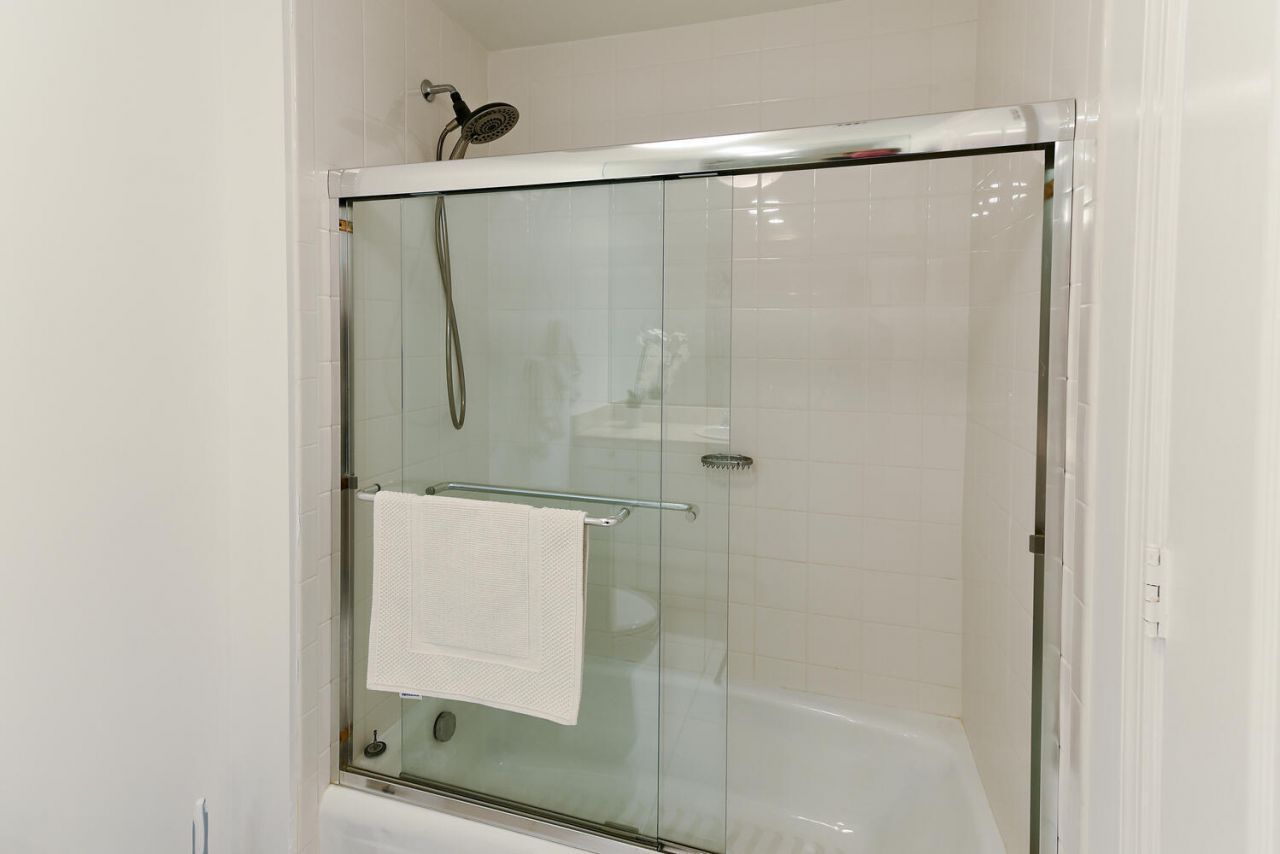 550 SE Mizner Boulevard, Unit B702, Boca Raton, FL 33432 Photo