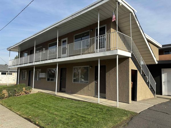 2626 N Hemlock St, Spokane, WA 99205