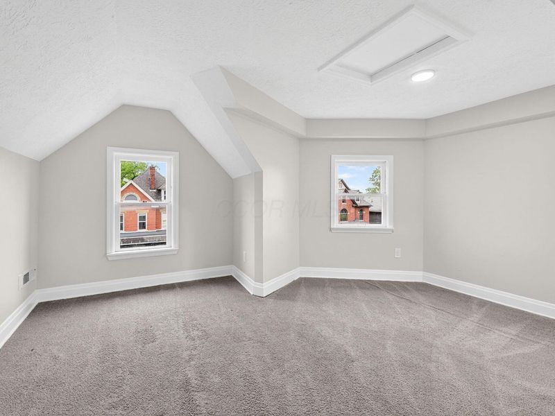 686 S Champion Avenue , Columbus, OH 43205 Photo 34
