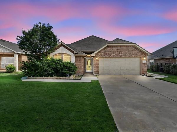 945 Jodie Drive, Weatherford, TX 76087