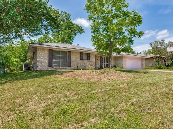 1121 Billie Ruth Lane , Hurst, TX 76053