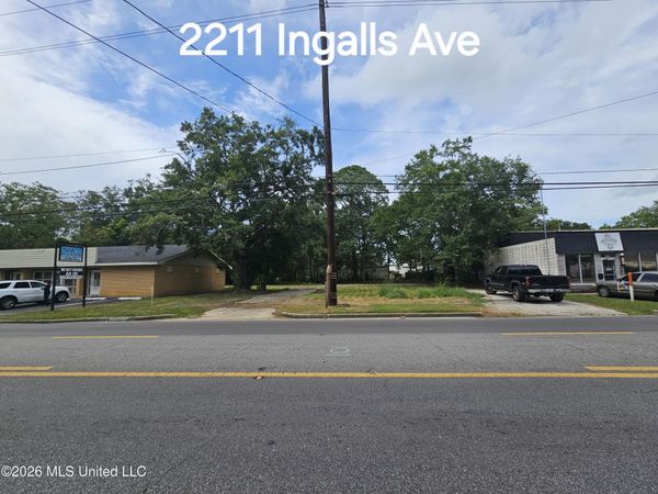 2211 Ingalls Avenue, Pascagoula, MS 39567