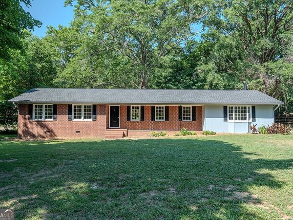 765 Glenn Carrie Road, Hull, GA 30646