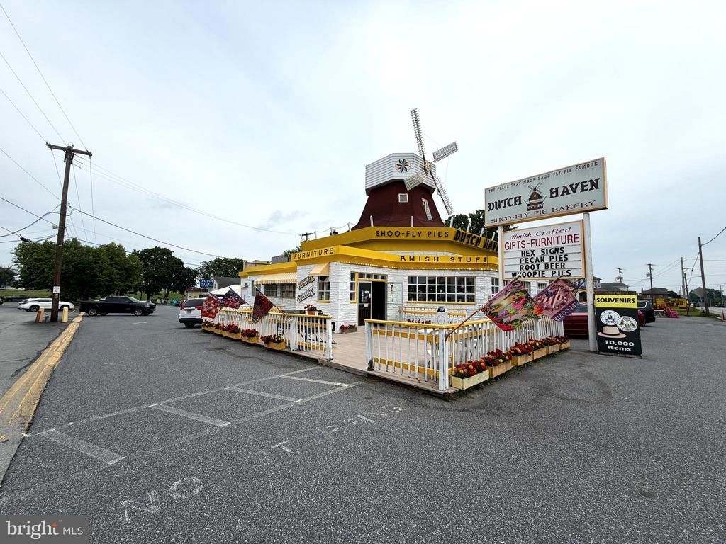 2857 LINCOLN HIGHWAY E, RONKS, PA 17572