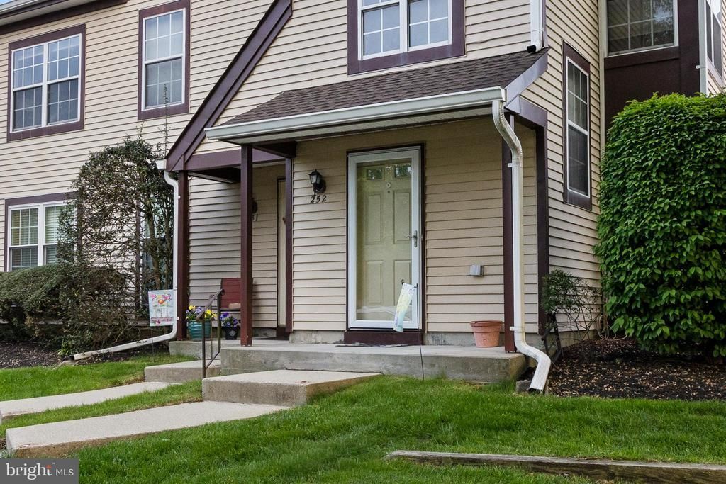 252 Andover Place, Robbinsville, NJ 08691 Main Photo