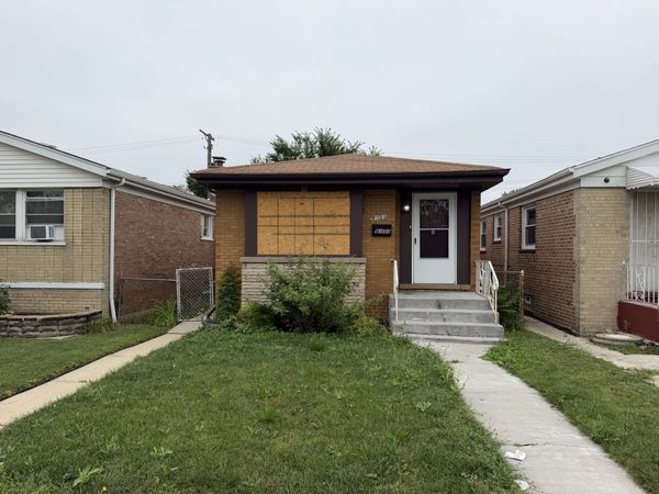 9133 S Halsted Street, Chicago, IL 60620
