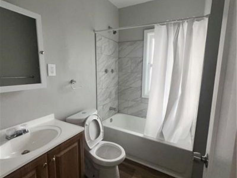 1842 Colonnade Road , Unit DOWN, Cleveland, OH 44112 Photo 10