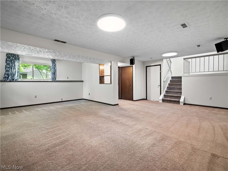 8590 Fairlane Drive, Olmsted Falls, OH 44138 Photo 15