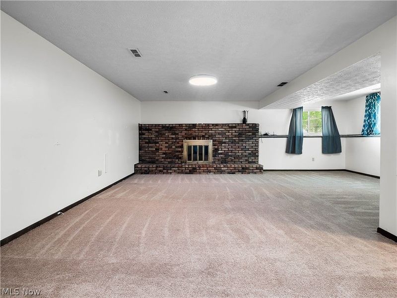 8590 Fairlane Drive, Olmsted Falls, OH 44138 Photo 16