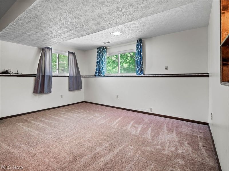 8590 Fairlane Drive, Olmsted Falls, OH 44138 Photo 18